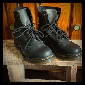 Dr. Martens - Black w/ black laces